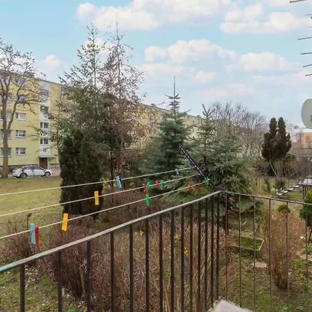 Lägenhet Cosy With Balcony In By Renters *