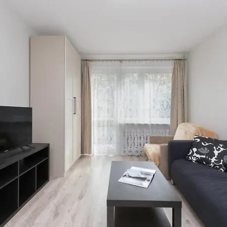 Cosy With Balcony In By Renters *