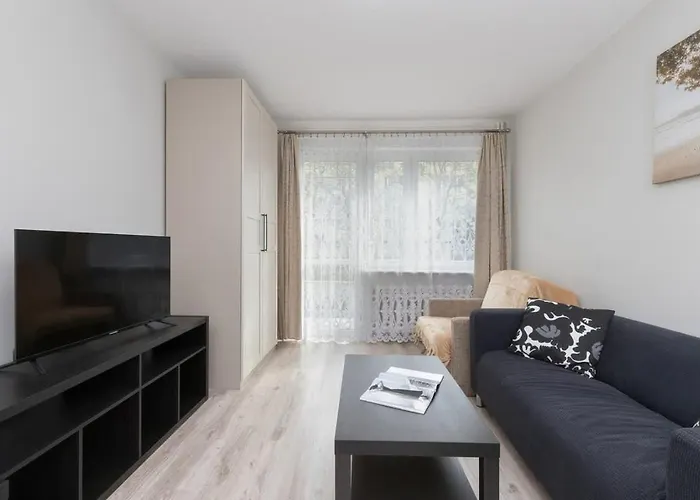 Cosy With Balcony In By Renters *