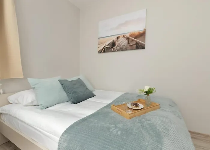 Cosy With Balcony In By Renters