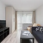 Cosy With Balcony In By Renters *