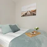 Cosy With Balcony In By Renters